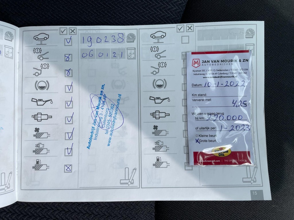31535025-17.jpg