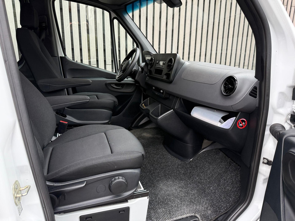 Mercedes-Benz Sprinter Automaat Dubbele Cabine / 6 persoons 44311255-4.jpg | Arno van Putten