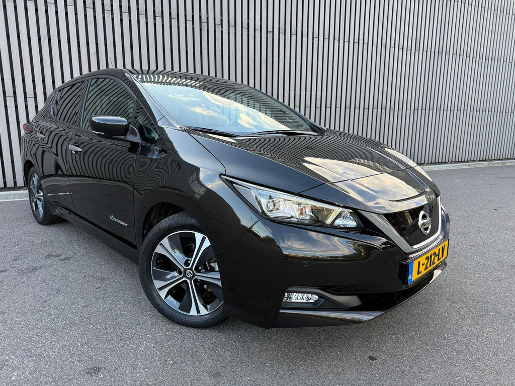 47111378-17.jpg